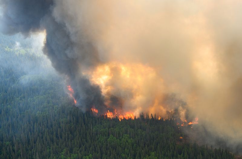 as-canada’s-wildfires-intensify,-recruiting-firefighters-is-tougher