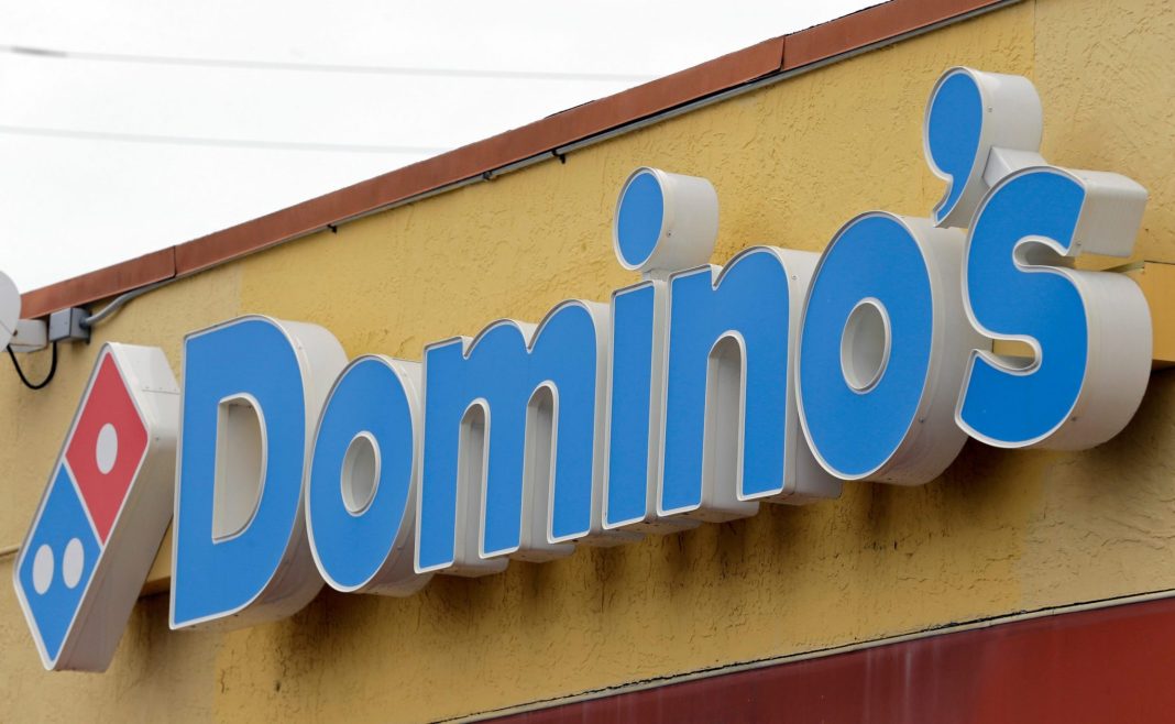 domino’s-pizza-reverses-course,-partners-with-uber-eats-on-us.-and-international-deliveries