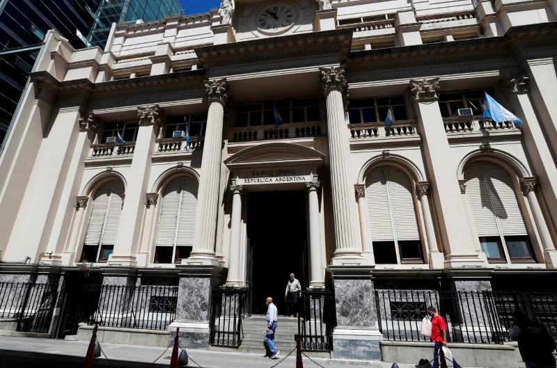argentina-holds-interest-rate-steady-despite-inflation-spike